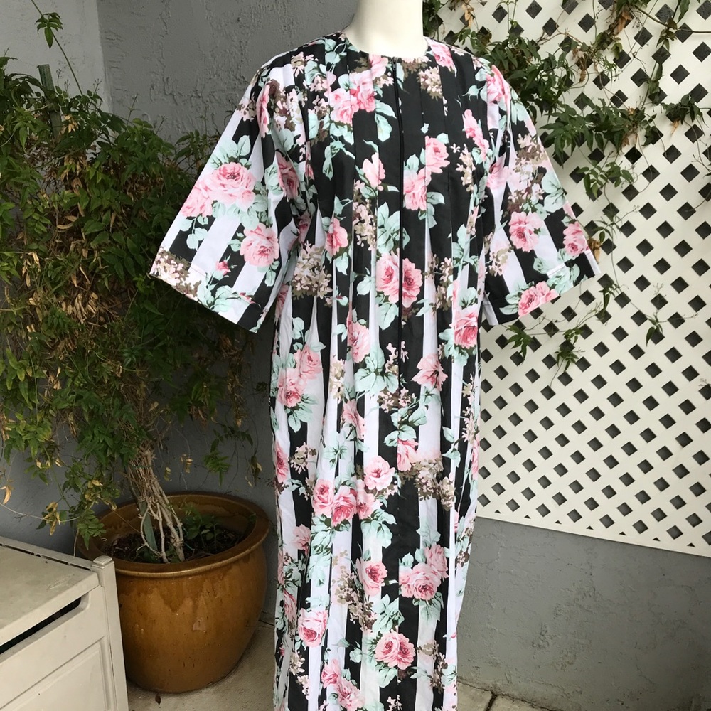 SOLD ANTHONY RICHARDS Floral House Coat Caftan - Picture 3 of 8